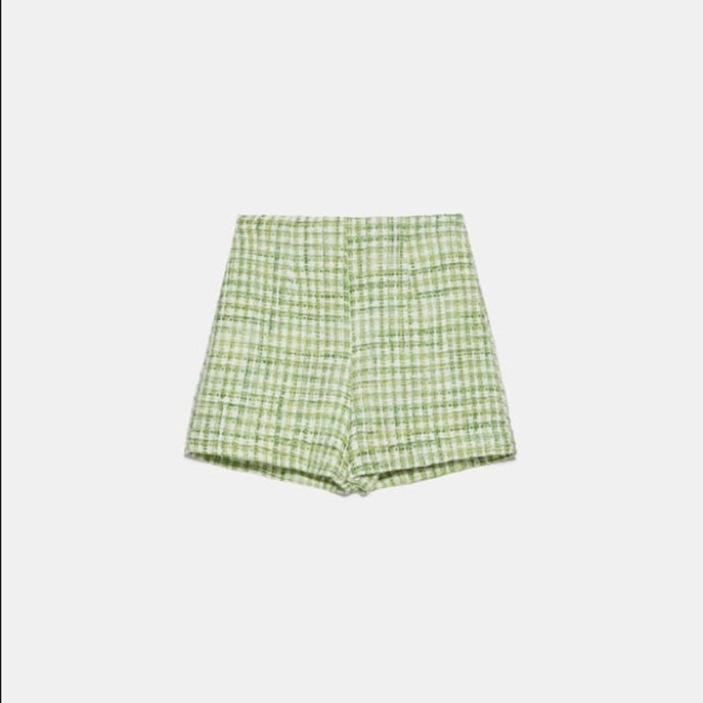 NWT - ZARA WHITE AND GREEN TWEED SHORTS - Size S
